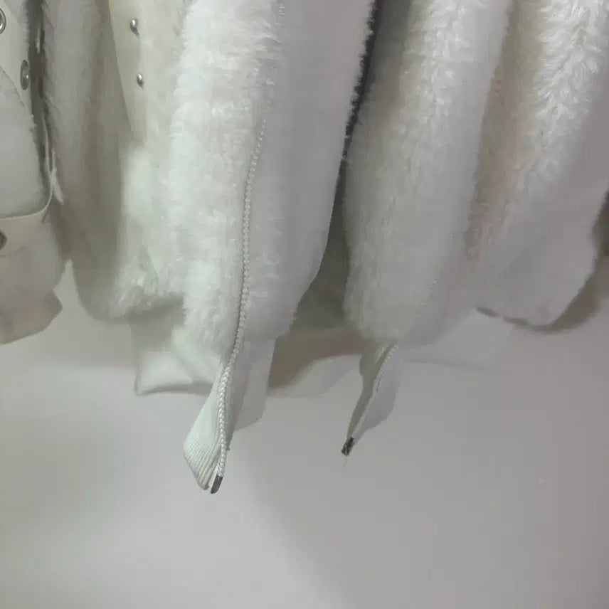 [BUNJANG] White Teddy Bear Fur Hoodie / 지뢰계 화이트 곰돌이 퍼 후드집업