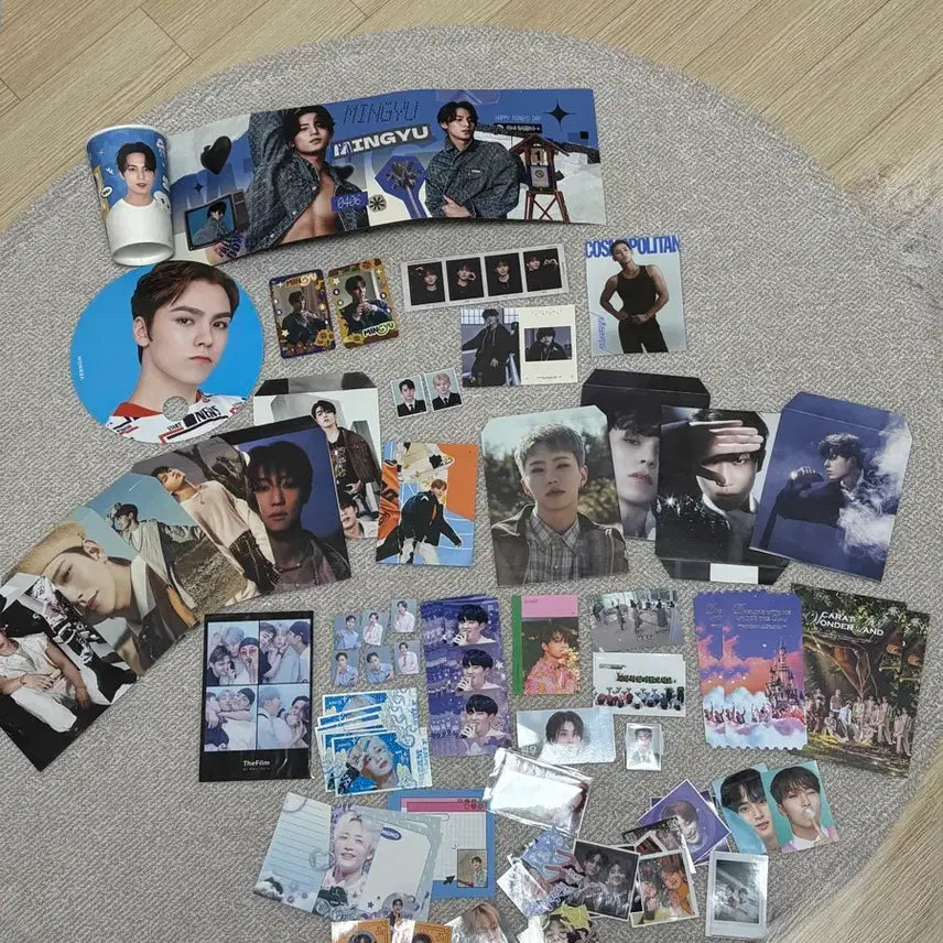 [BUNJANG] Seventeen Mingyu/Vernon/Hoshi Goods Mix Bundle Set / 세븐틴 포토카드 굿즈 믹스 (민규/버논/호시 외)