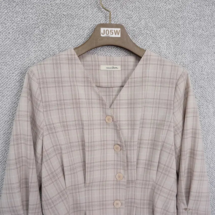 [BUNJANG] Roem Check Pattern Pintuck Blouse / 로엠 20SS 여성 체크패턴 핀턱 블라우스 55size