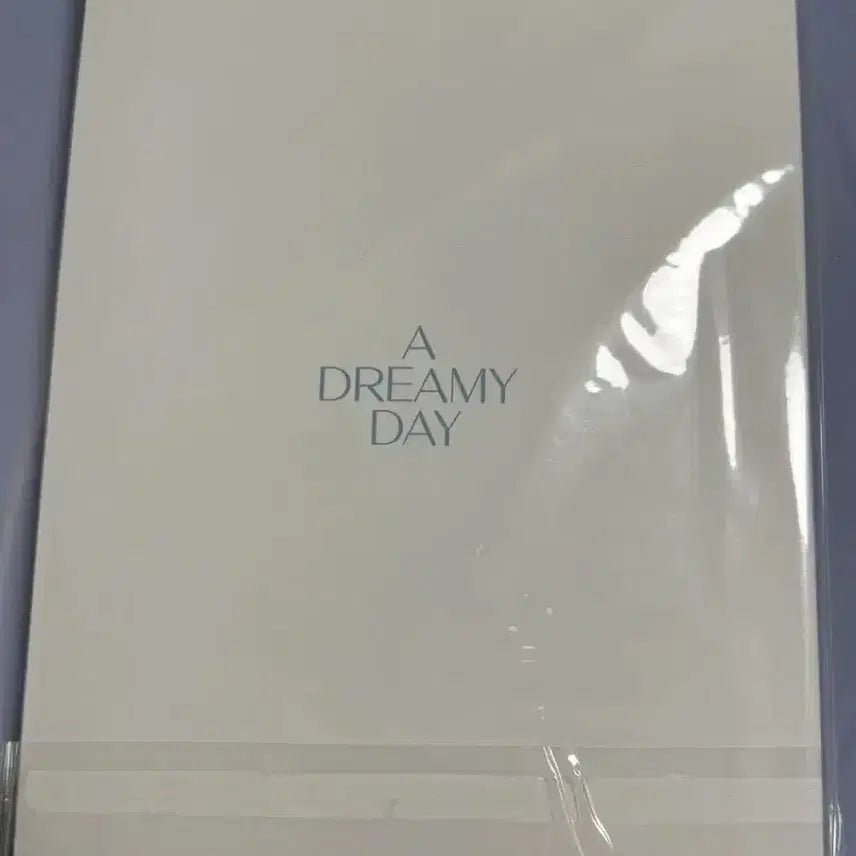 [BUNJANG] IVE A DREAMY DAY Photobook Bundle Set / 아이브 A DREAMY DAY 포토북 +포스터+스티커