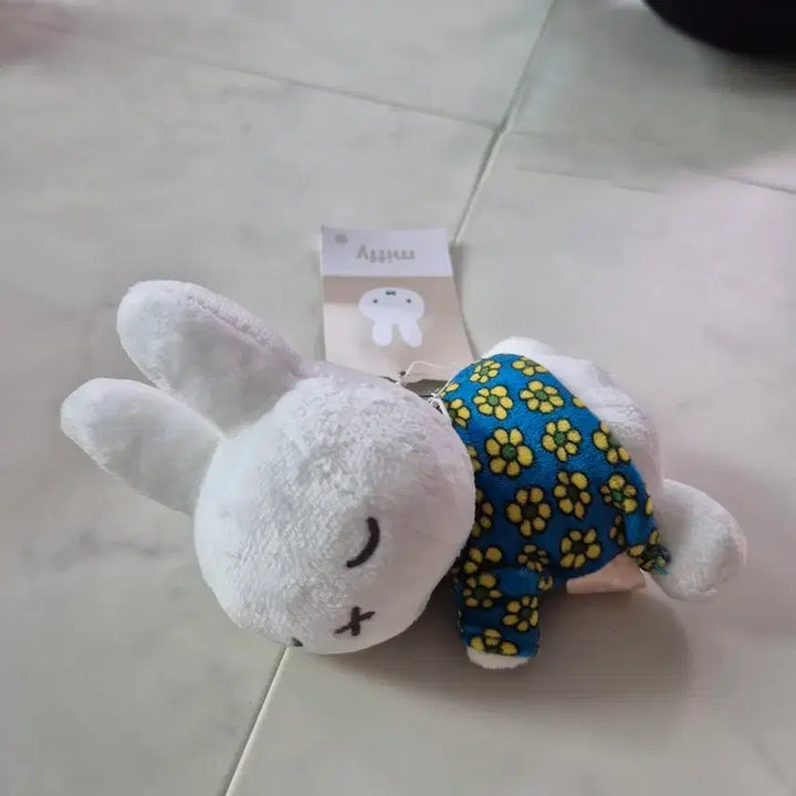 [BUNJANG] Miffy Floral Pattern Keyring (Blue) / 정품 미피 꽃무늬 키링 블루 새상품 택O