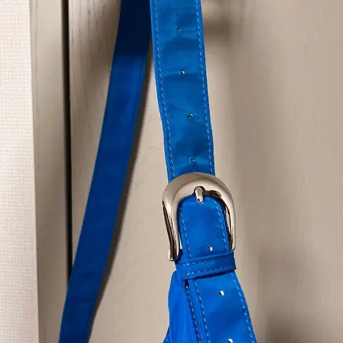 [BUNJANG] Haaarchive IL Edition Belted Arc Messenger Bag / (하아카이브) 아이엘 에디션 벨티드 아크 메신저백 블루