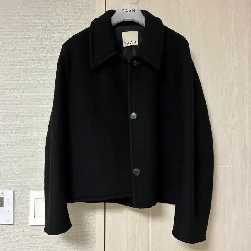 [BUNJANG] EAAH Short Coat - Black / EAAH 이아 숏 코트 블랙