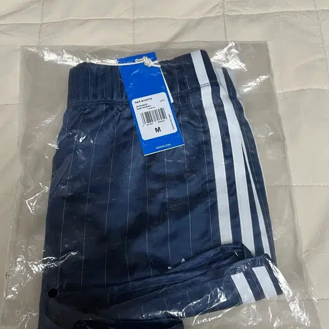 [BUNJANG] Adidas x Sporty &amp; Rich Shorts White Indigo / (M)아디다스 x 스포티앤리치 쇼츠 화이트 나이트 인디고