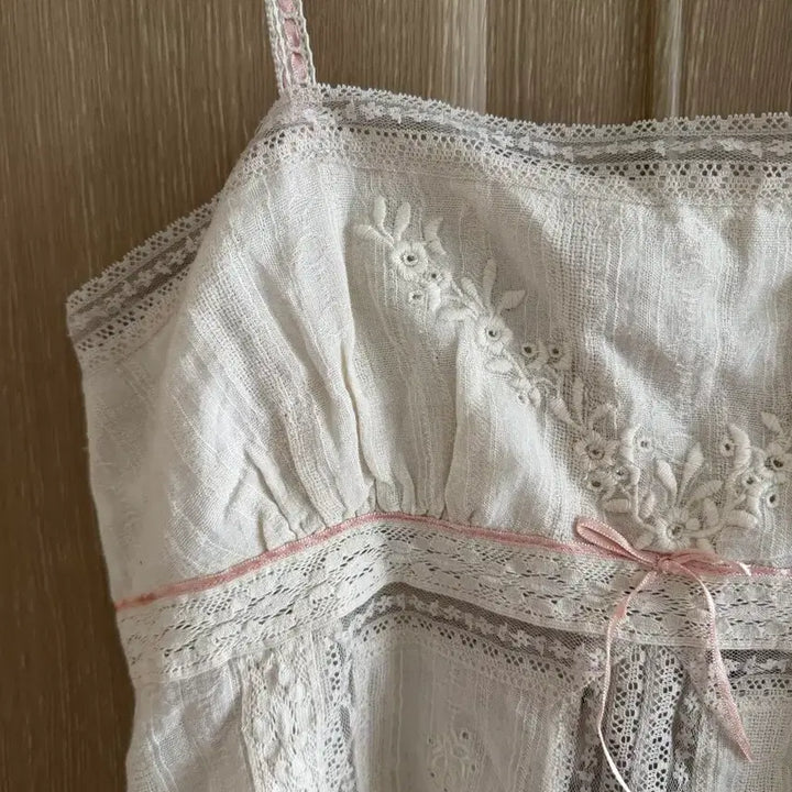 [BUNJANG] ZARA Sleeveless Lace Top / 택달린 새상품 자라 슬리브리스 레이스 탑