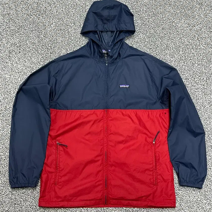[SOLD OUT] [ 파타고니아 ] 정품 / 남성100 / 바람막이 자켓 네이비/레드