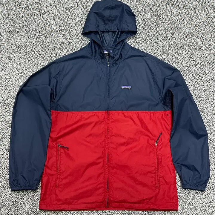 [SOLD OUT] [ 파타고니아 ] 정품 / 남성100 / 바람막이 자켓 네이비/레드
