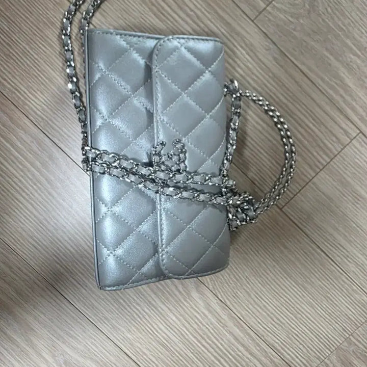 [SOLD OUT] 퀼팅 체인 미니백 (실버)