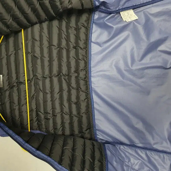 [BUNJANG] Umbro Lightweight Padded Vest Blue (Size S) / 엄브로 경량 패딩 조끼 블루 s