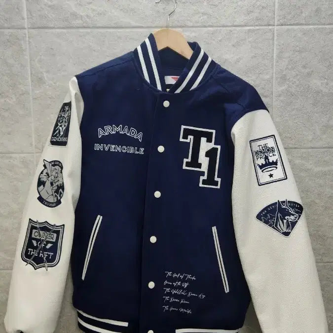 [BUNJANG] T1 2022 Invincible Armada Varsity Jacket / [한정판] 2022 티원콘 한정 무적함대 자켓