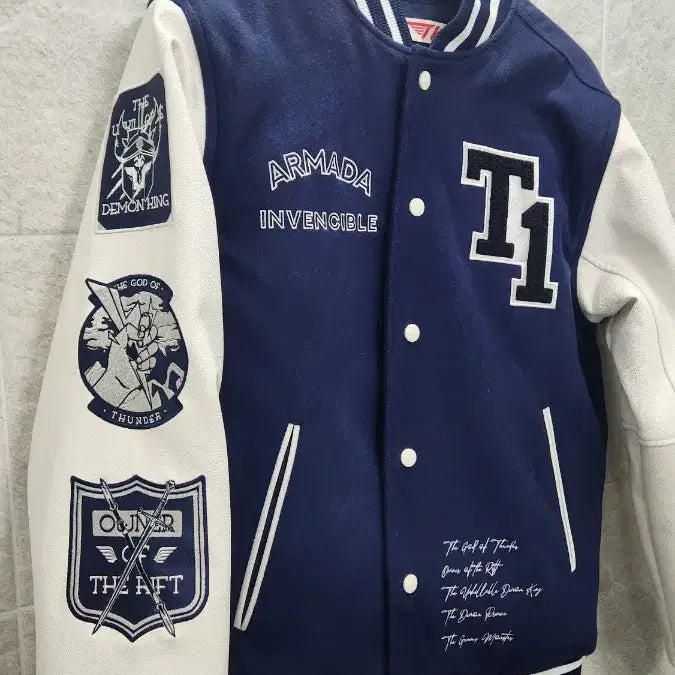 [BUNJANG] T1 2022 Invincible Armada Varsity Jacket / [한정판] 2022 티원콘 한정 무적함대 자켓