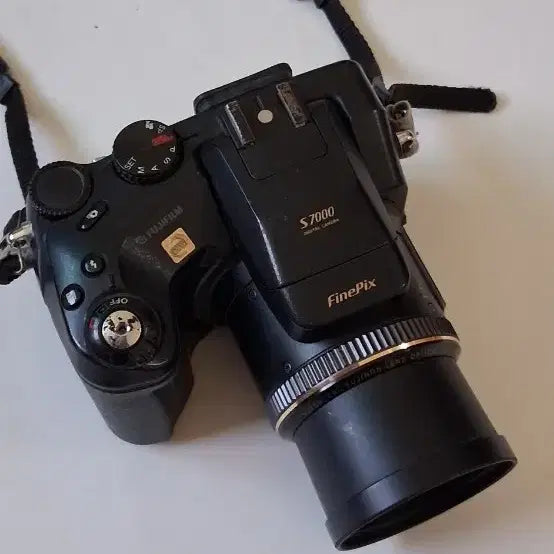 [SOLD OUT] 빈티지 후지 파인픽스 S7000 디카  본체