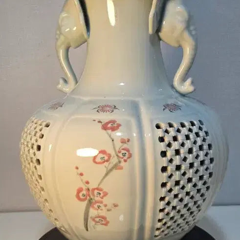 [BUNJANG] White Porcelain Reticulated Vase with Four Gentlemen and Elephants / 백자 투각화병