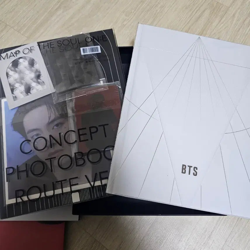 [BUNJANG] BTS Photobook + BT21 Doll / 방탄 포토북 판매합니다 + BT21 인형 덤