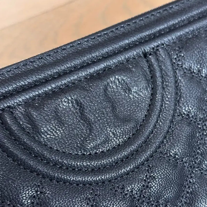 [BUNJANG] Tory Burch Clutch / 토리버치 클러치