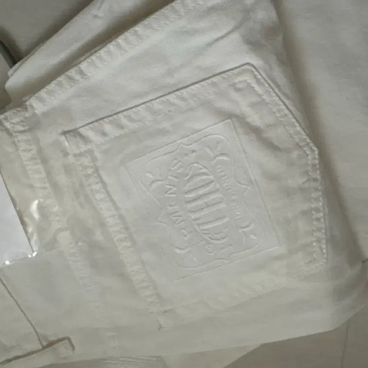 [BUNJANG] Ethos Embroidered White Jeans / 에토스 자수 화이트진 1사이즈 새상품