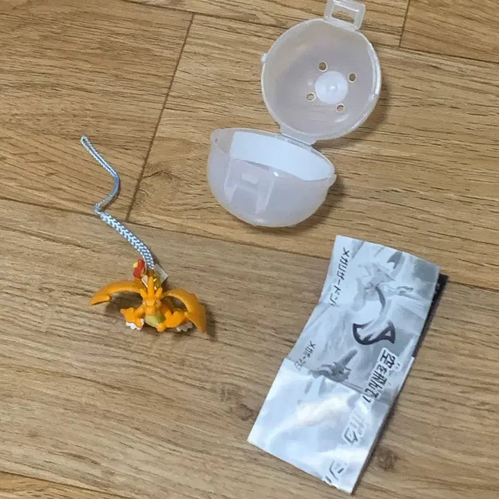 [BUNJANG] Pokemon Sky Splendor Gacha Mega Charizard Y Figure Keychain Charm / 포켓몬 천공의 비상 가챠 메가리자몽Y 피규어 키링 챰