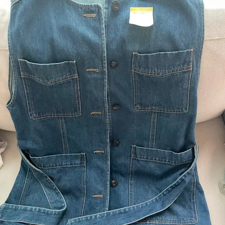 [SOLD OUT] 더캐시미어 데님 베스트