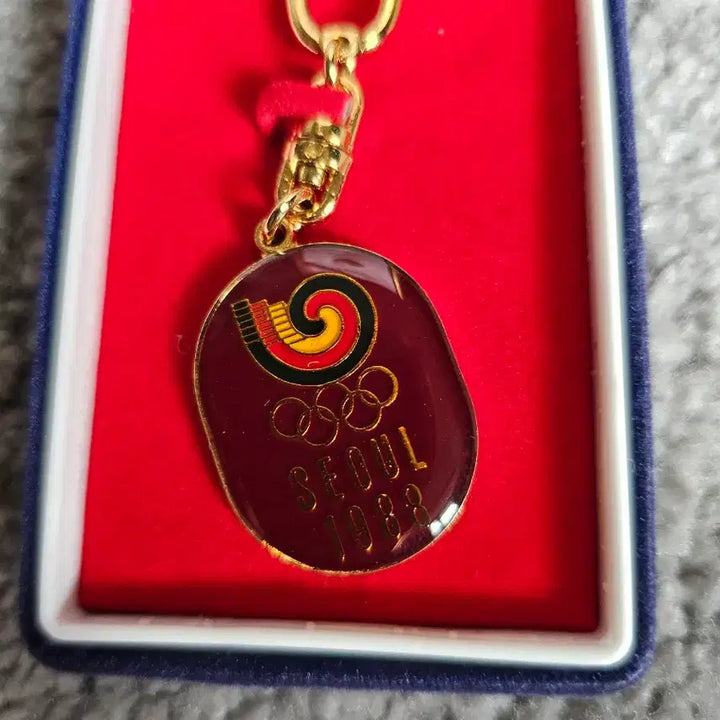 [BUNJANG] 88 Seoul Olympic Commemorative Keyring with Case / 88 서울올림픽 기념 키링 열쇠고리 케이스포함