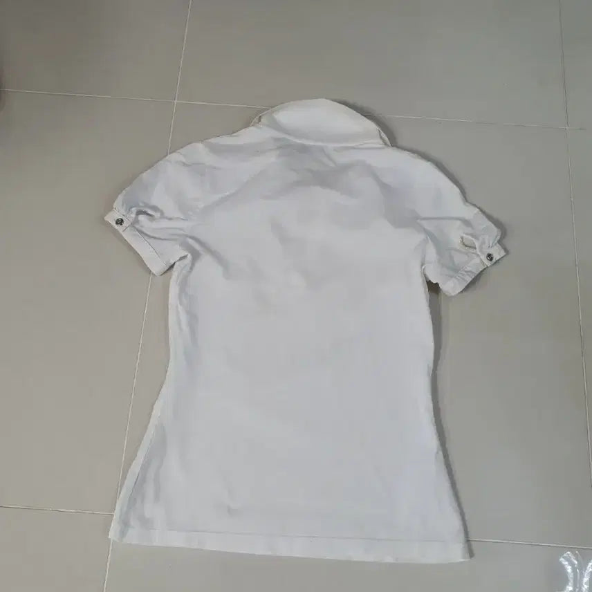 [SOLD OUT] 버버리 화이트 카라 반팔 티셔츠