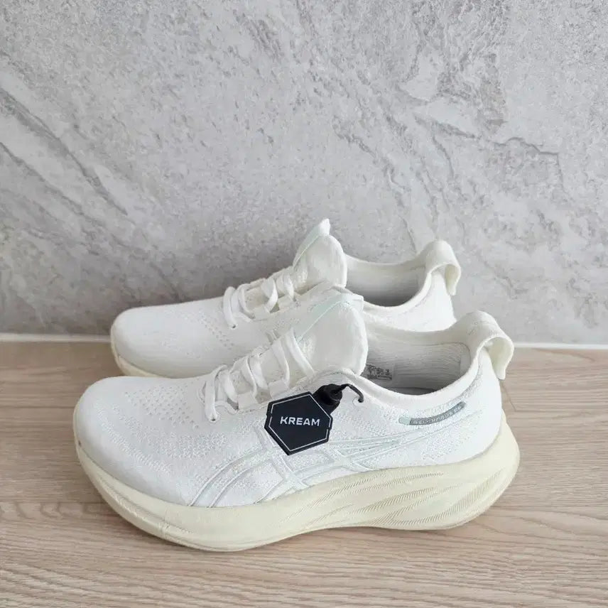 [BUNJANG] Asics GEL-NIMBUS 26 Carbon Running Shoes / [KREAM정품] 아식스 GEL-NIMBUS26  카본런닝화 박스풀셋