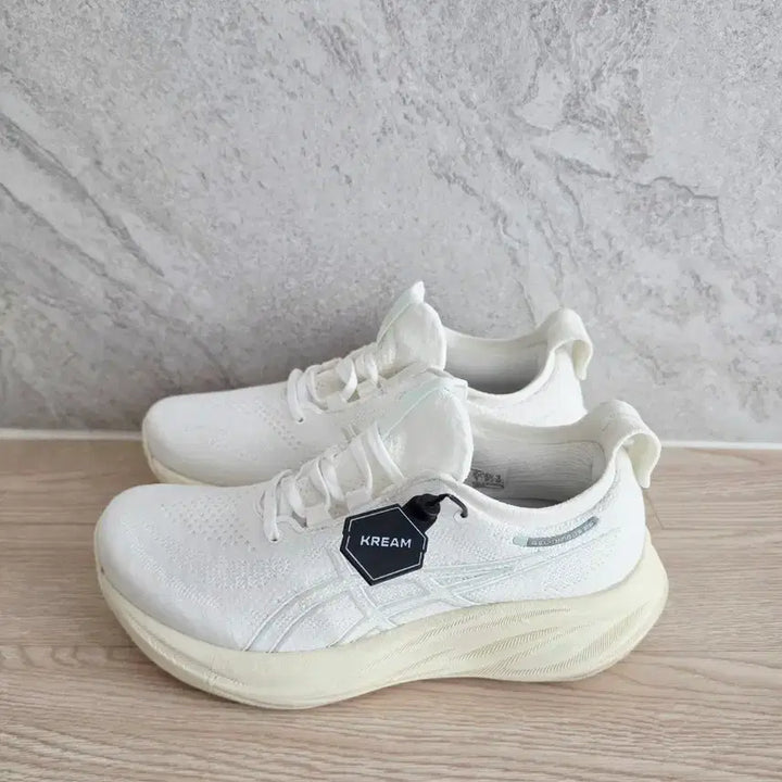 [BUNJANG] Asics GEL-NIMBUS 26 Carbon Running Shoes / [KREAM정품] 아식스 GEL-NIMBUS26  카본런닝화 박스풀셋