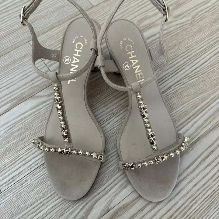 [BUNJANG] Chanel Suede Sandals CC Star Embellished Size 235 Unworn / 샤넬 스웨이드 샌들 CC 스타 장식 235 실착용X