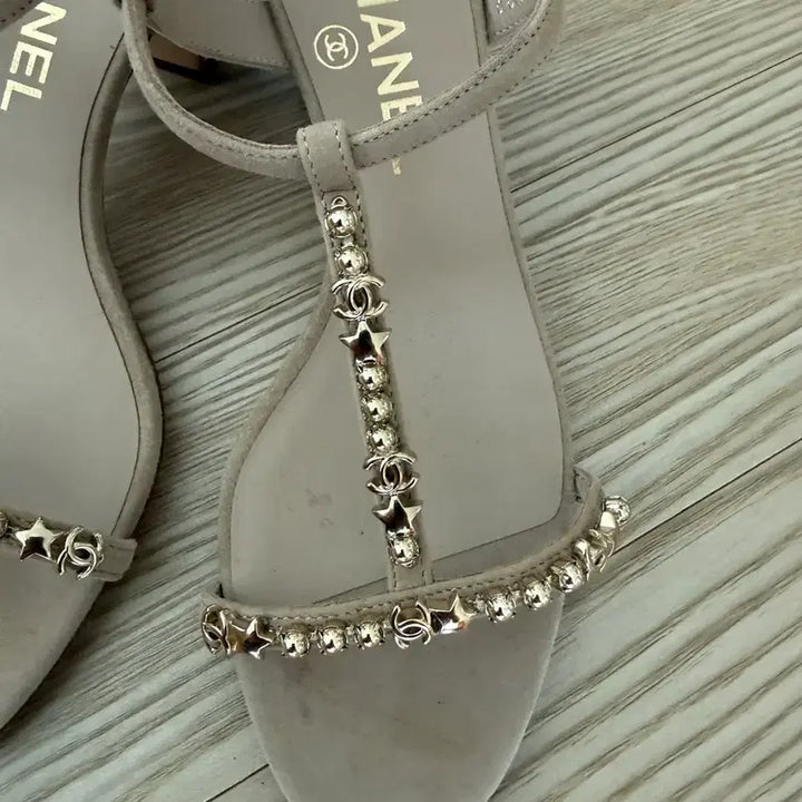 [BUNJANG] Chanel Suede Sandals CC Star Embellished Size 235 Unworn / 샤넬 스웨이드 샌들 CC 스타 장식 235 실착용X