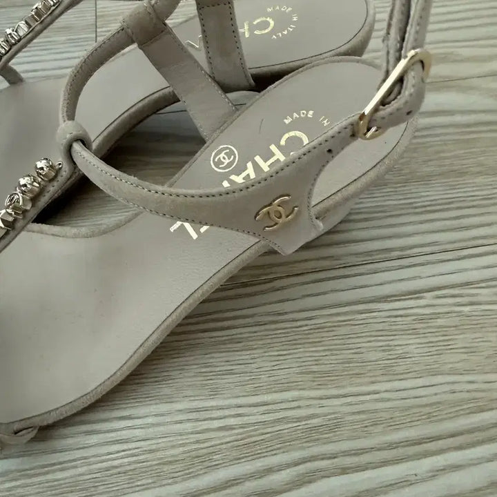 [BUNJANG] Chanel Suede Sandals CC Star Embellished Size 235 Unworn / 샤넬 스웨이드 샌들 CC 스타 장식 235 실착용X
