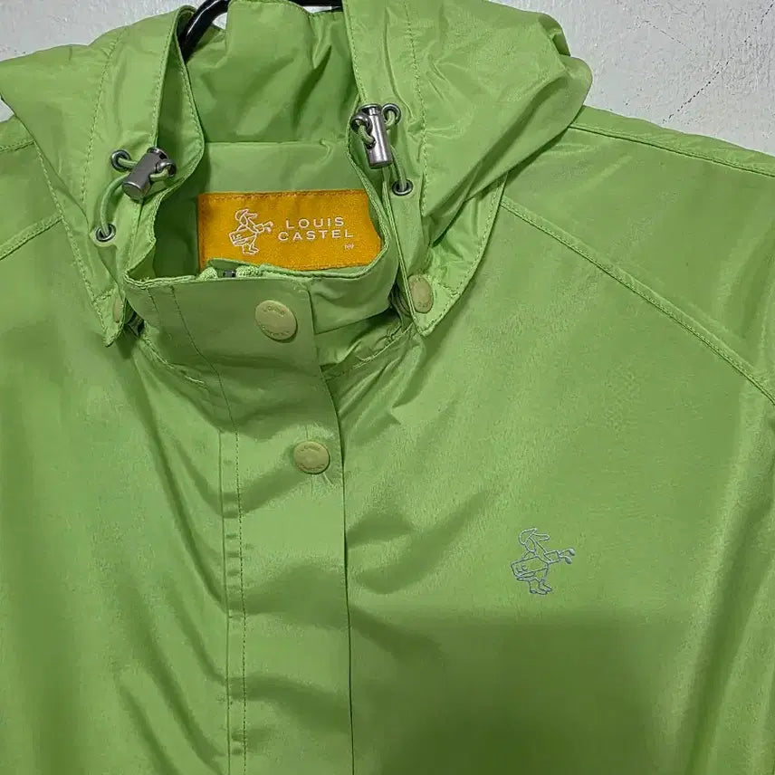 [BUNJANG] Louis Castel Lime Green Hooded Windbreaker Jacket / 루이까스텔 라임색 후드 바람막이.260401