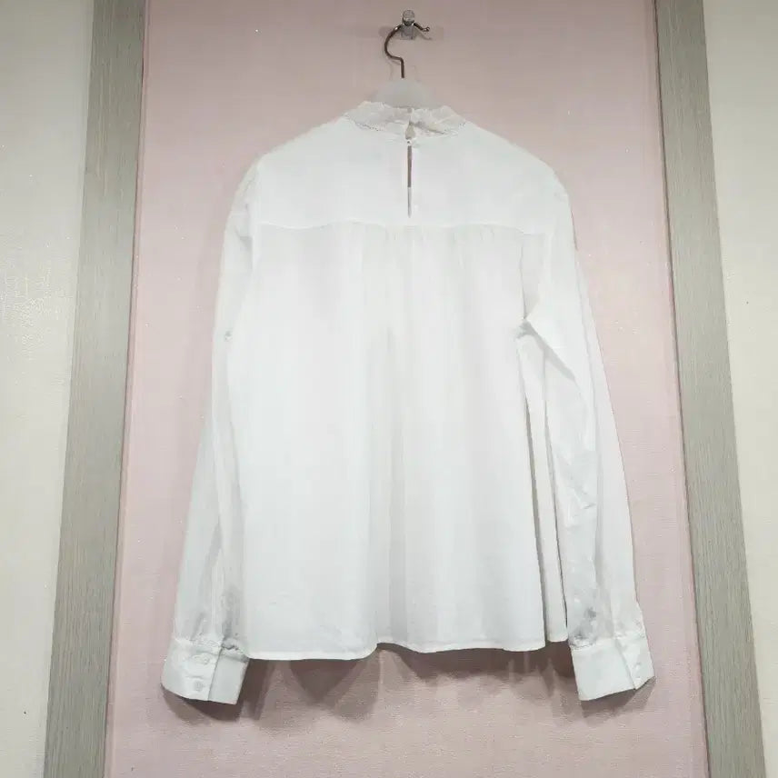 [BUNJANG] Thursday Island High Neck Lace Pintuck Blouse / 써스데이아일랜드 하이넥레이스핀턱블라우스