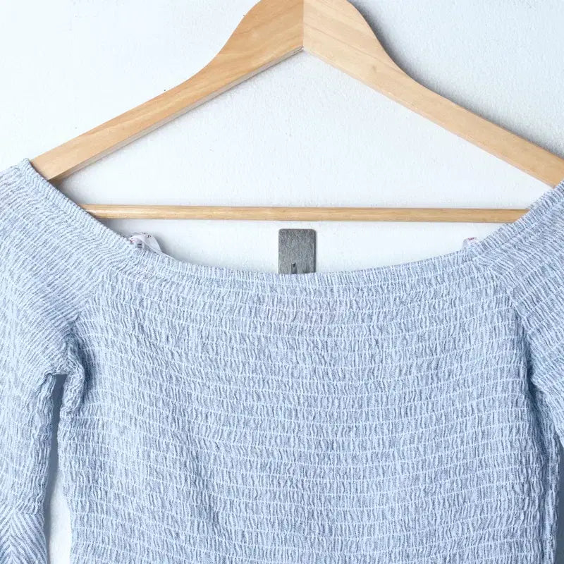 [BUNJANG] Guess Off-Shoulder Long Sleeve T-shirt / W(S) 게스 긴팔티셔츠 오프숄더 연블루 키치-1803E