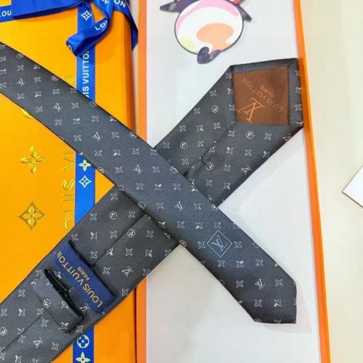 [BUNJANG] Louis Vuitton Monogram Silk Necktie Full Box / 루이비통 모노그램 실크 넥타이 풀박스