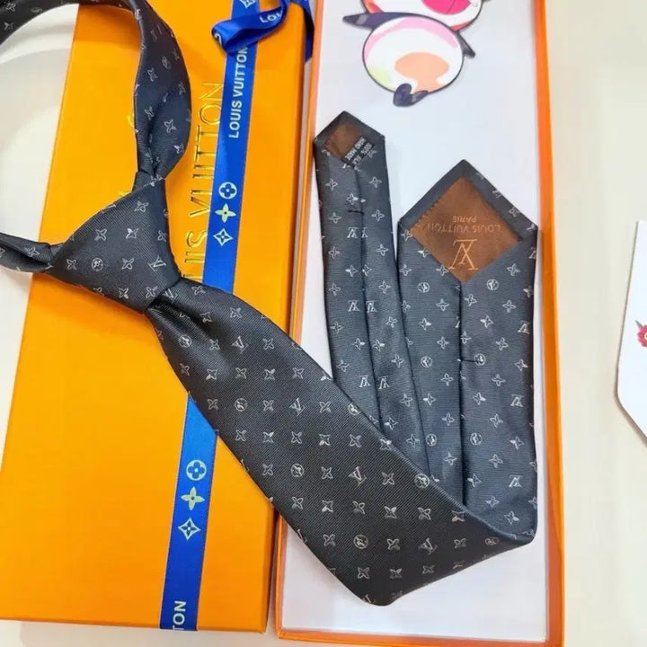 [SOLD OUT] 루이비통 모노그램 실크 넥타이 풀박스