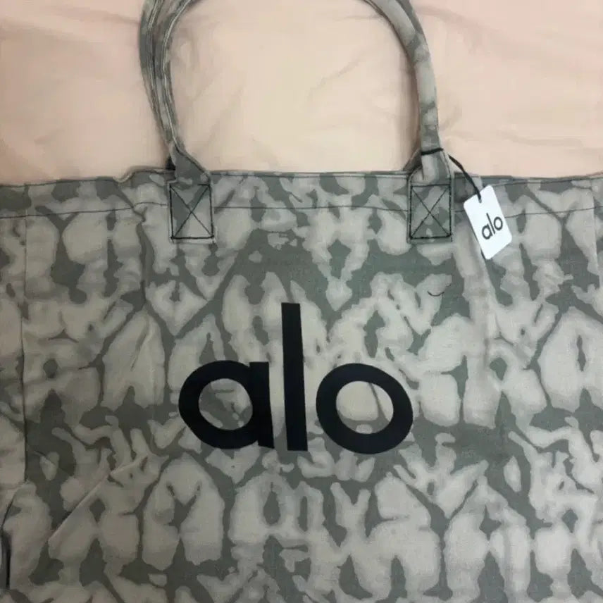[BUNJANG] Alo Yoga Tie-Dye Tote Bag / 알로요가 alo 타이다이 토트백 새제품