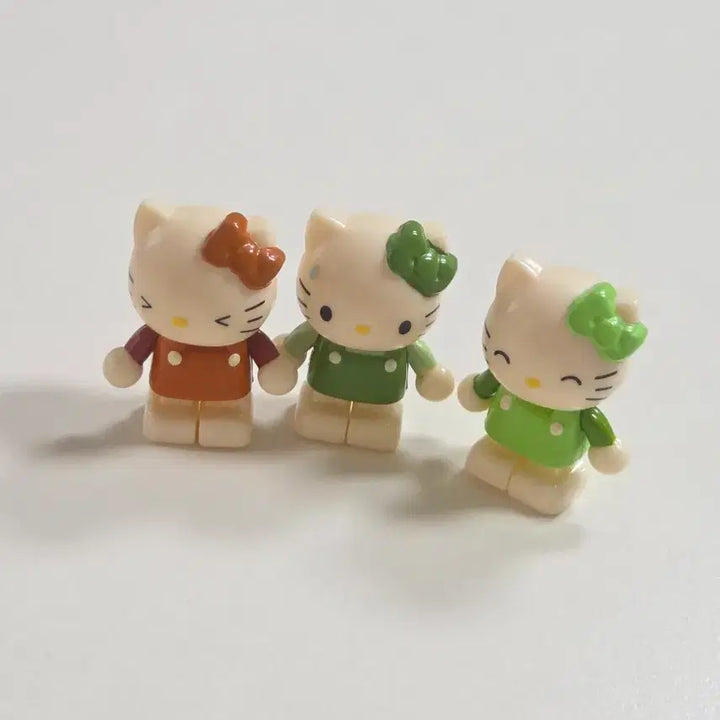 [BUNJANG] Classic Hello Kitty Lego Figure 3-Piece Set / 고전키티 레고 피규어 3종 세트판매