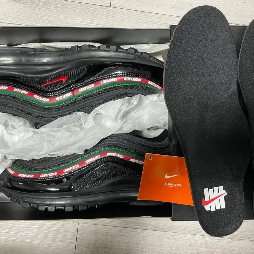 [BUNJANG] Nike Undefeated Air Max 97 Sneakers / [260] 나이키 X 언디핏 에어맥스97