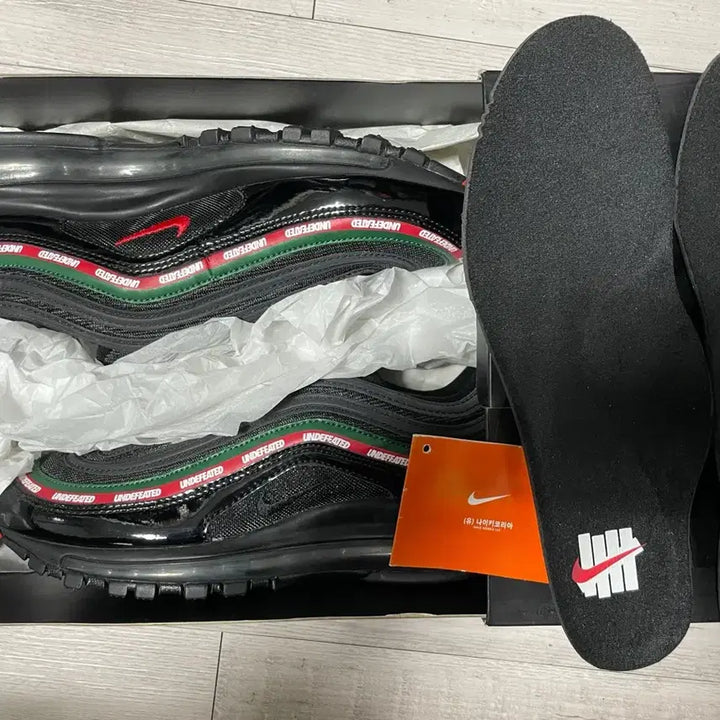 [BUNJANG] Nike Undefeated Air Max 97 Sneakers / [260] 나이키 X 언디핏 에어맥스97