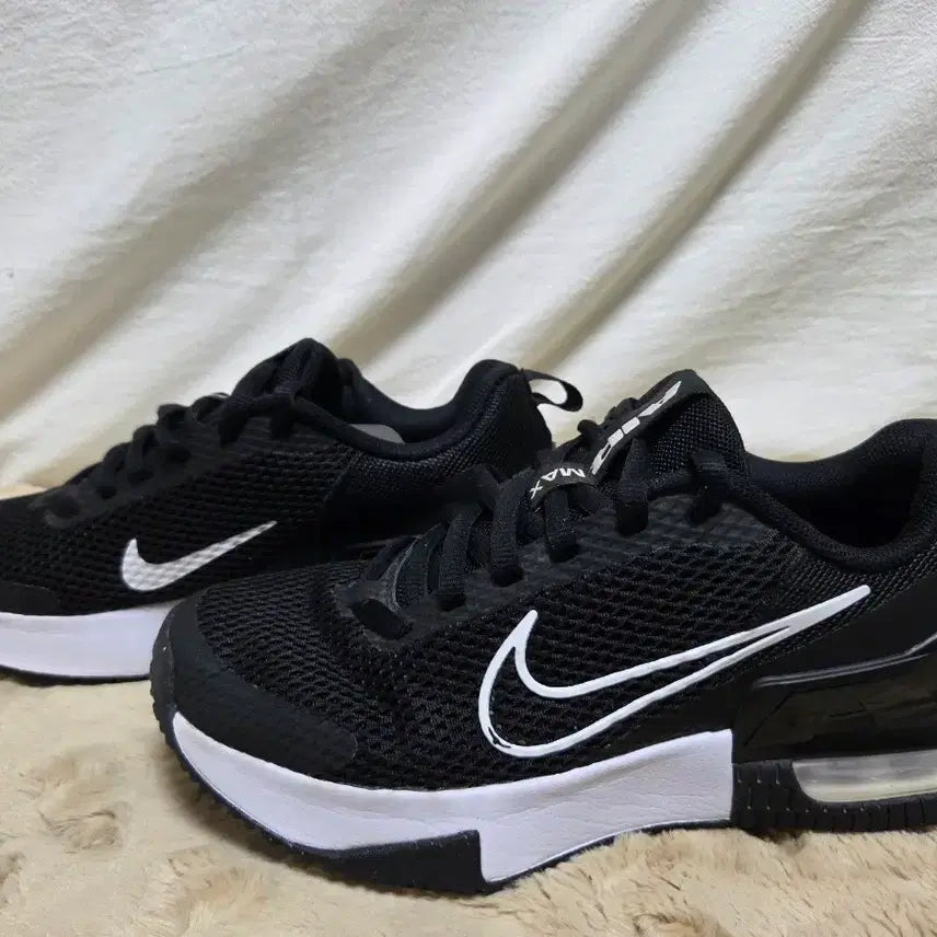 [BUNJANG] Nike Air Max Black Sneakers / 나이키 에어맥스 블랙 260사이즈