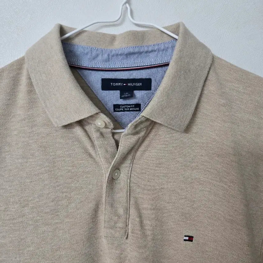 [BUNJANG] Tommy Hilfiger Beige Custom Fit Polo Shirt / 타미힐피거 베이지 반팔 카라티