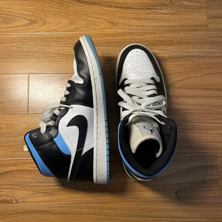 [BUNJANG] Nike Jordan 1 Mid University Blue Sneakers / (W265) 조던1 미드 유니버시티 블루