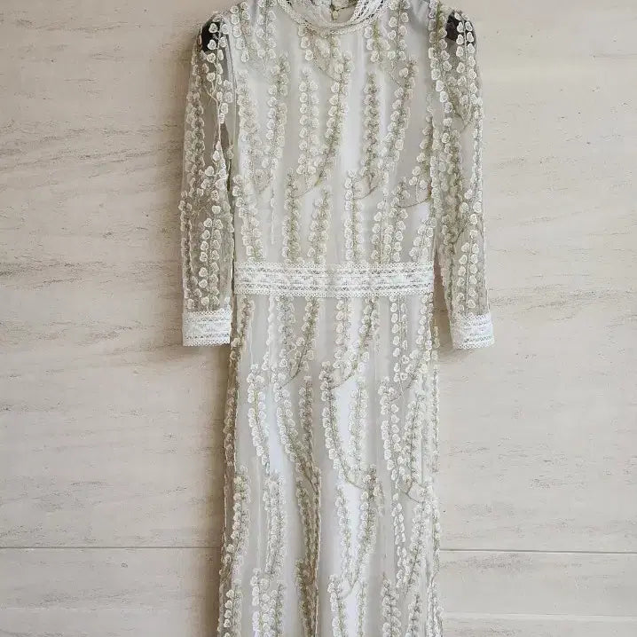 [SOLD OUT] MARANT 레이스 자수 원피스 S사이즈