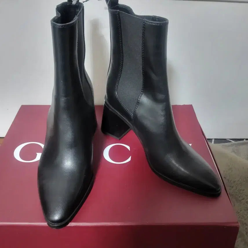[BUNJANG] Zara Black Leather Ankle Boots Heels Shoes / 새상품 zara 자라 블랙 가죽 구두 앵클 부츠 힐 슈즈 35 225