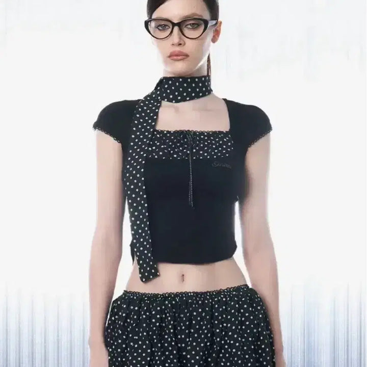 [BUNJANG] Hilda Dot Square Crop Top Black / ㅅㅅㄹ포함가격)힐다 도트 스퀘어 크롭탑 블랙