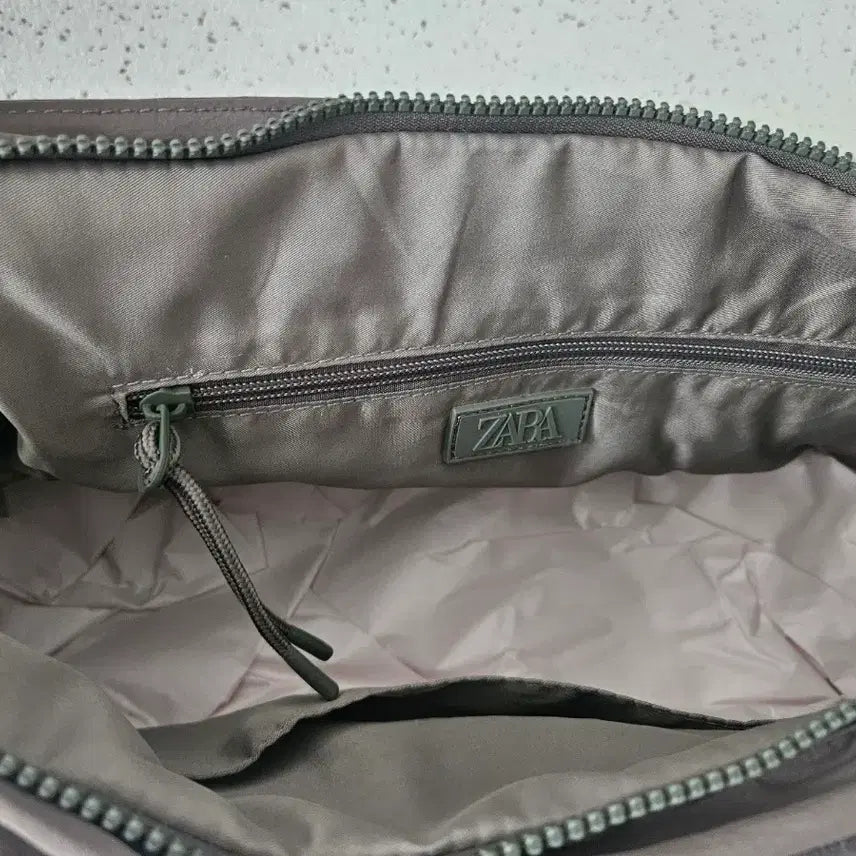 [BUNJANG] ZARA Padded Shoulder Bag Crossbody Khaki / 자라 패딩 숄더백 크로스백 카키 3307 420