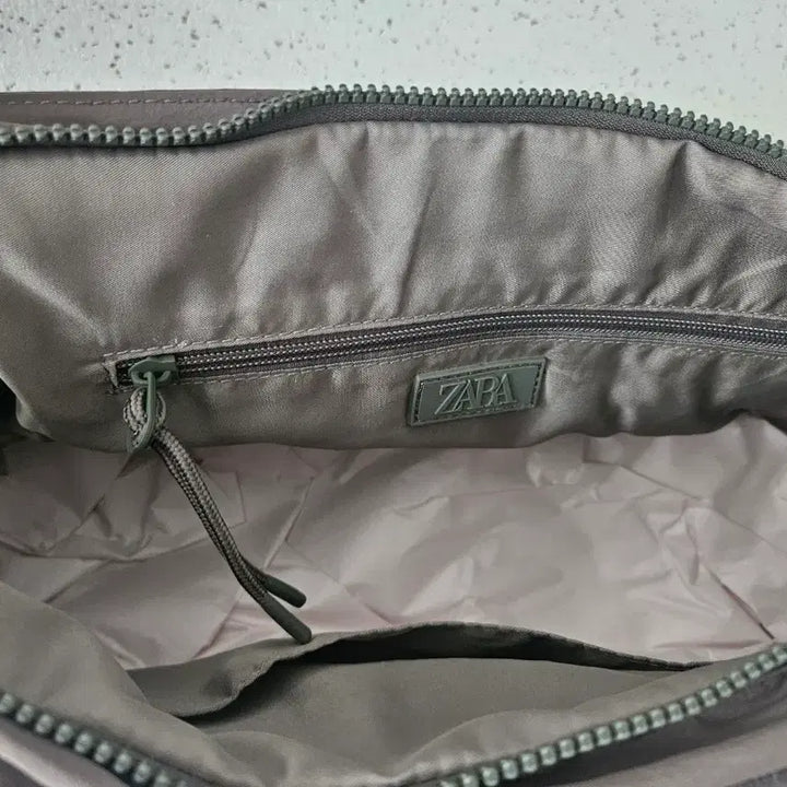 [BUNJANG] ZARA Padded Shoulder Bag Crossbody Khaki / 자라 패딩 숄더백 크로스백 카키 3307 420