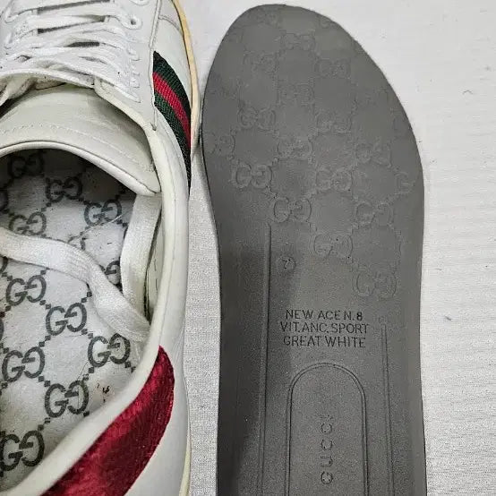 [BUNJANG] GUCCI Ace Bee Embroidery Sneakers (Size 8) / GUCCI 구찌 에이스 꿀벌 자수 스니커즈 8사이즈 270