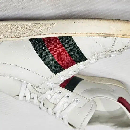 [BUNJANG] GUCCI Ace Bee Embroidery Sneakers (Size 8) / GUCCI 구찌 에이스 꿀벌 자수 스니커즈 8사이즈 270