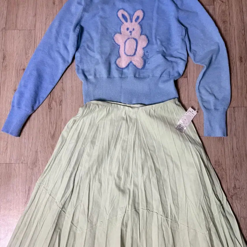 [BUNJANG] Kirsh Rabbit Embroidered Knit &amp; Skirt Set / 키르시 토끼니트와 스커트