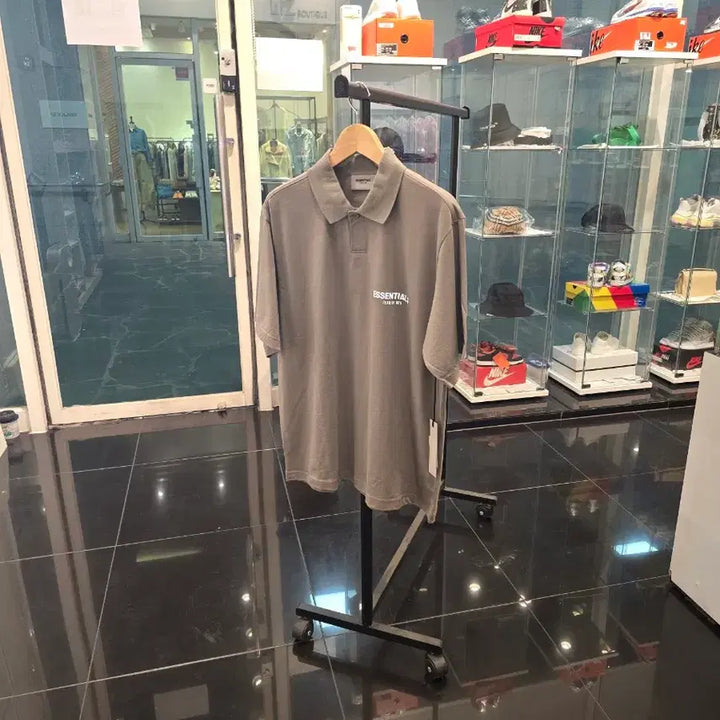 [BUNJANG] Fear of God Essentials Reflective Short Sleeve Polo Shirt / 피어오브갓 에센셜 리플렉티브 반팔 폴로티